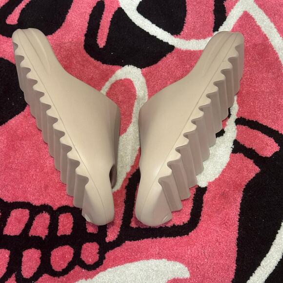Yeezy Slide Pure (First Release) - Size 11 - Brand New - Picture 3 of 10